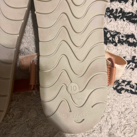 Pink Sandals - Picture 3 of 3